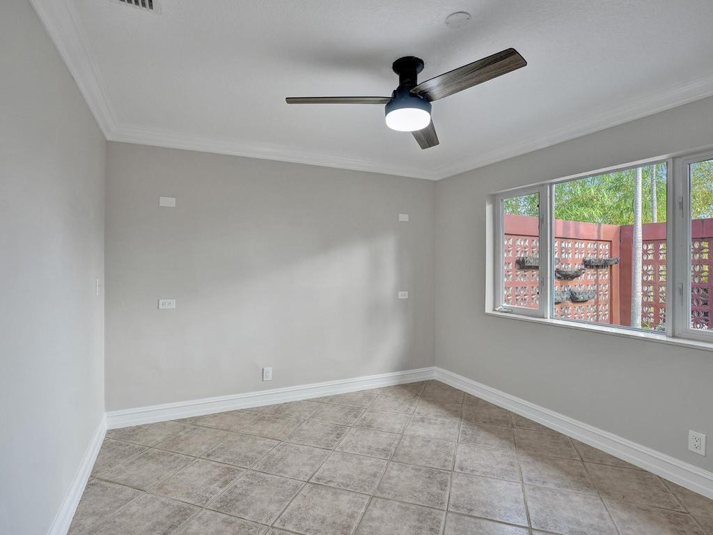 1418 NE 56th Court W