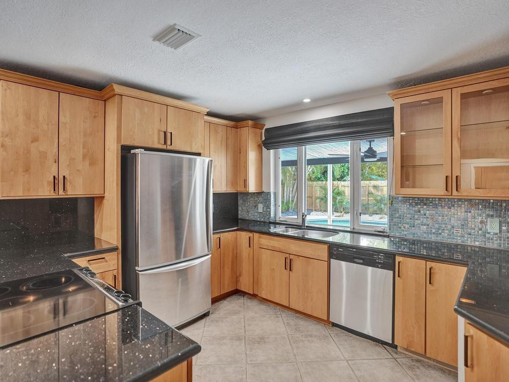 1418 NE 56th Court W