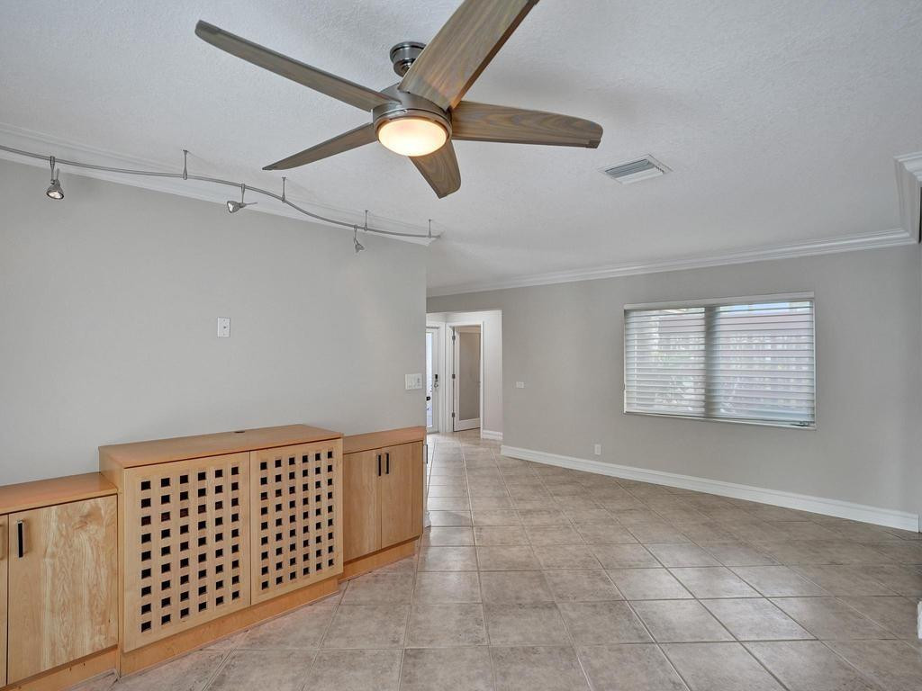 1418 NE 56th Court W