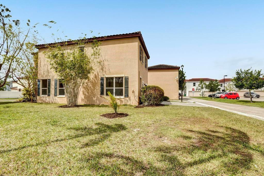 9081 SW 169th Path