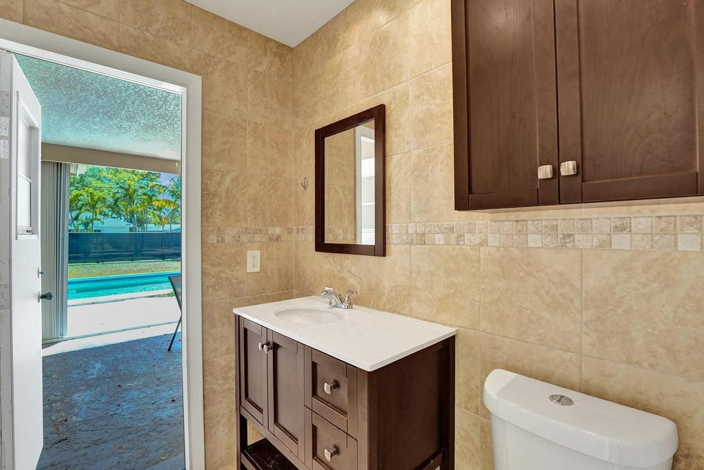 5600 SW 8th Street
