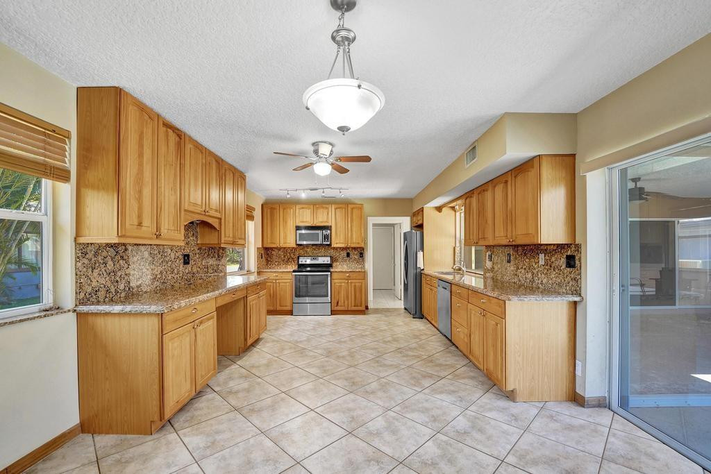 5600 SW 8th Street