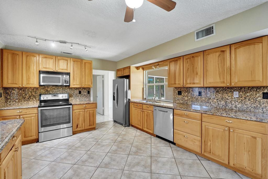 5600 SW 8th Street