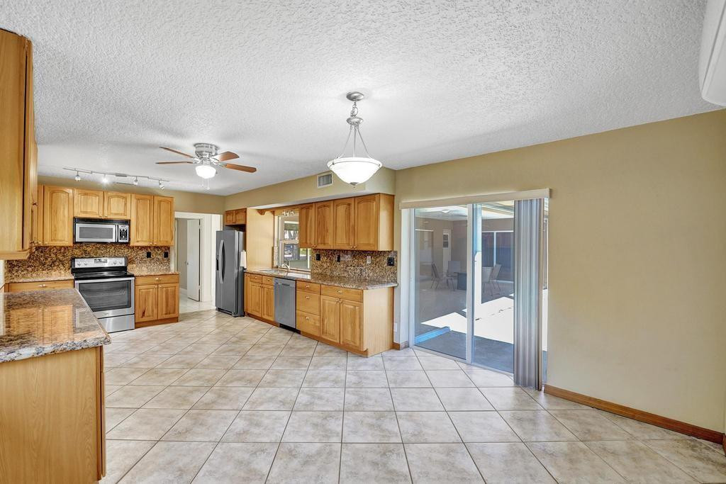 5600 SW 8th Street