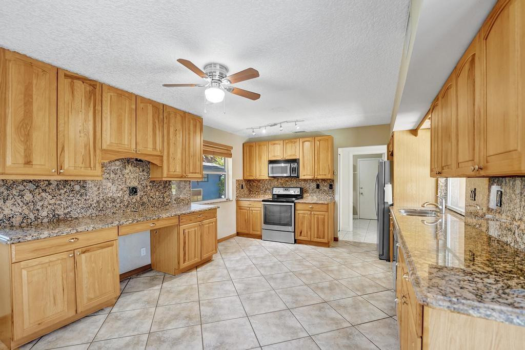 5600 SW 8th Street