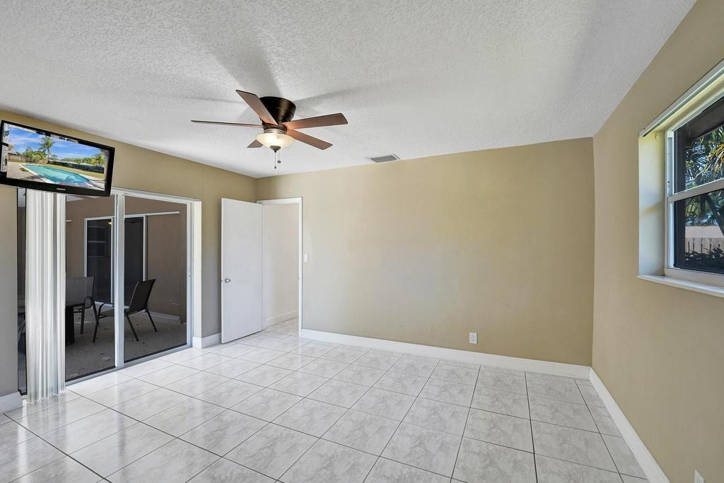 5600 SW 8th Street