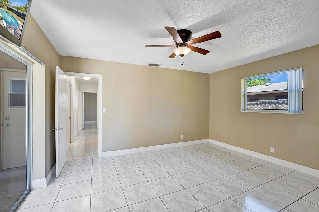 5600 SW 8th Street