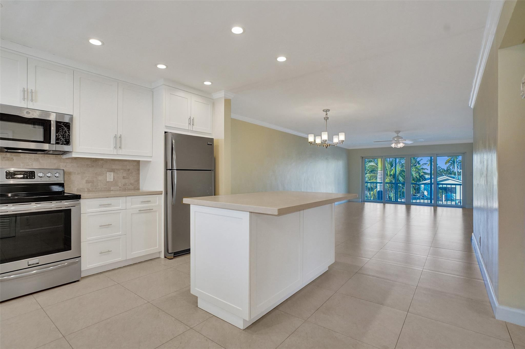 3223 NE 36th Street 10