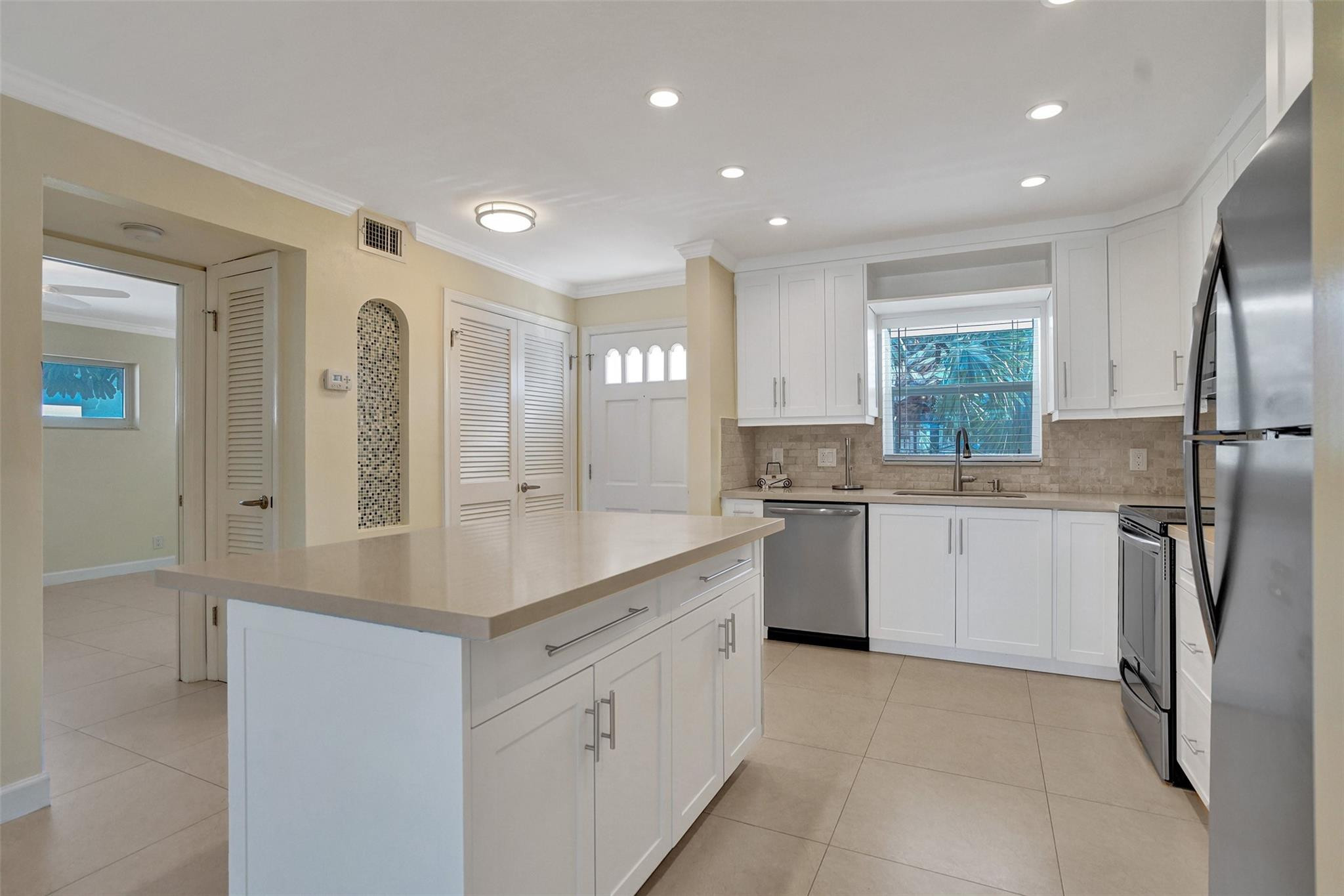 3223 NE 36th Street 10