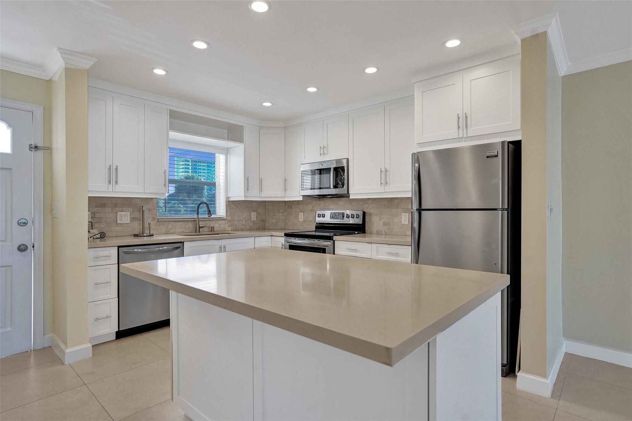 3223 NE 36th Street 10