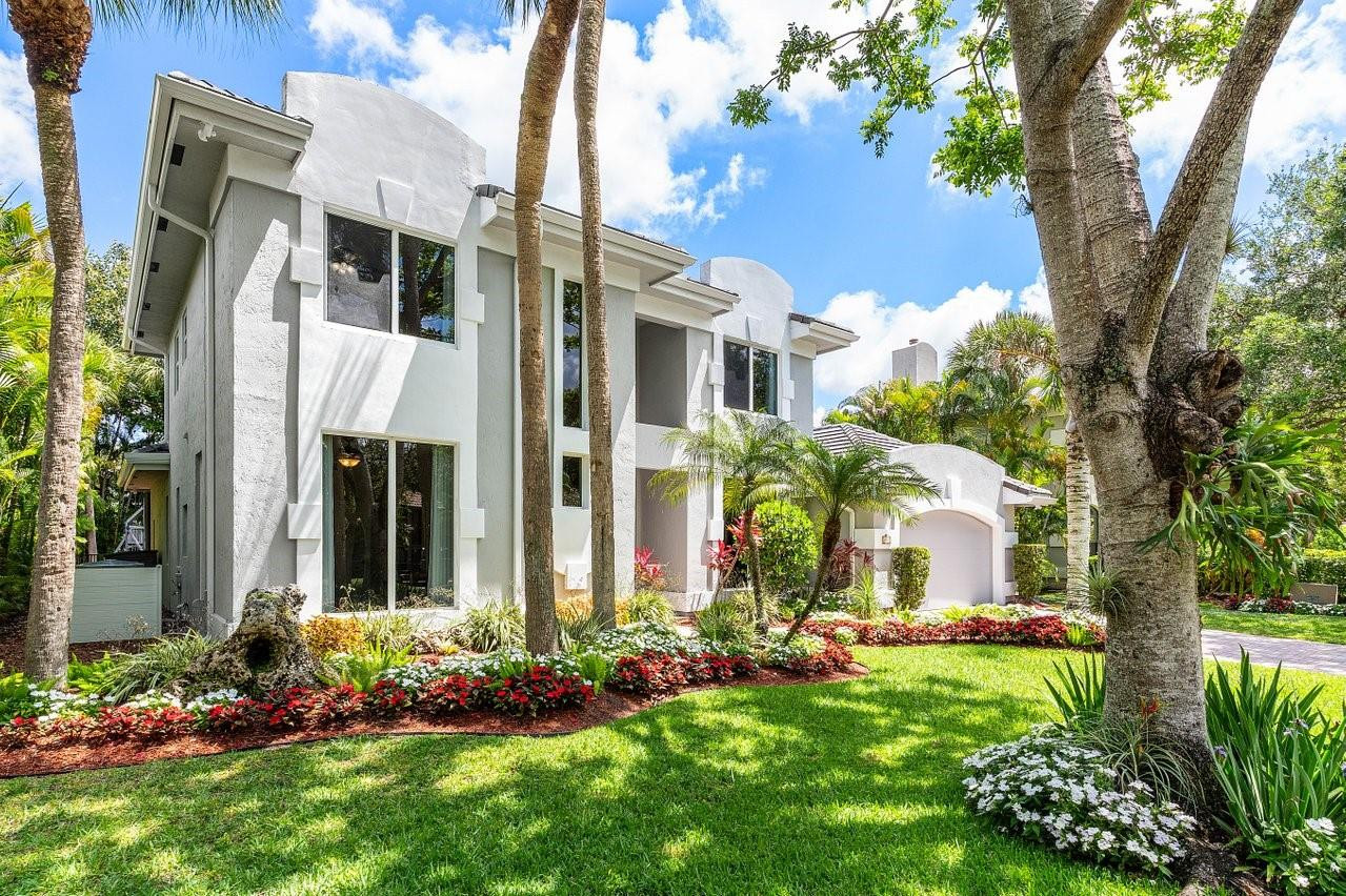 6041 NW 68th Street