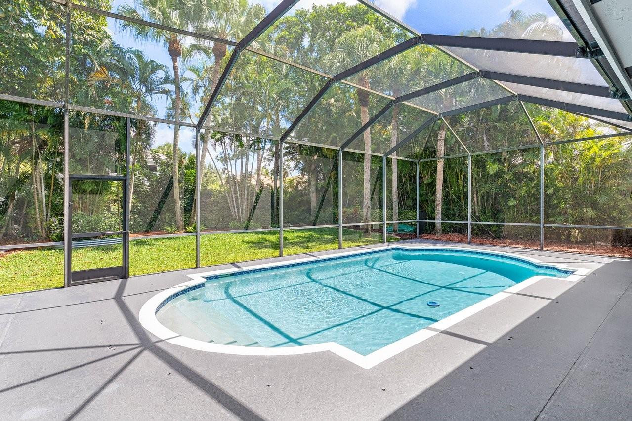 6041 NW 68th Street