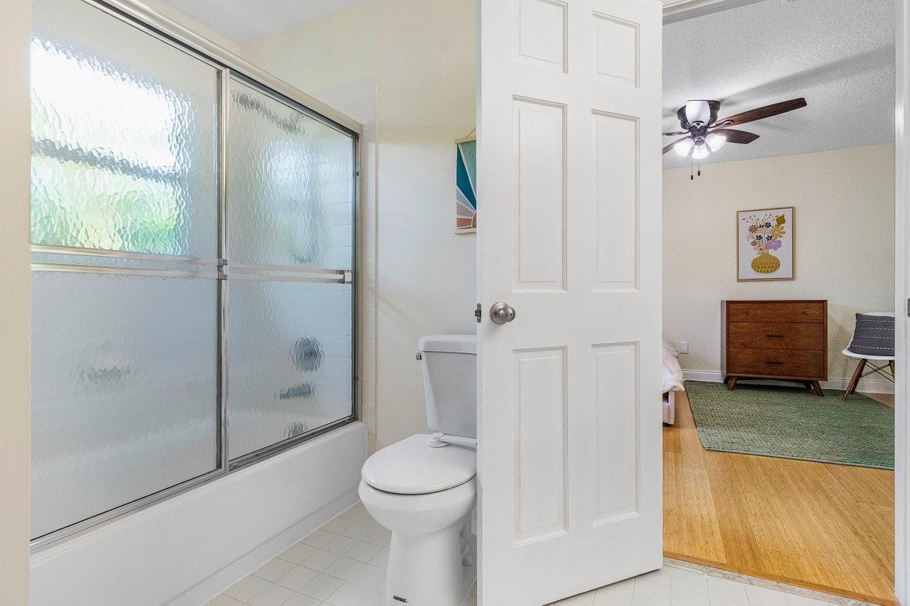 6041 NW 68th Street