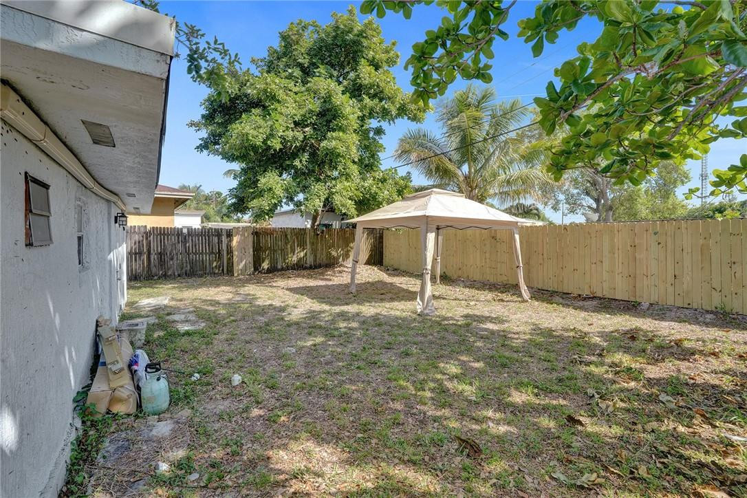 6128 SW 39th Street