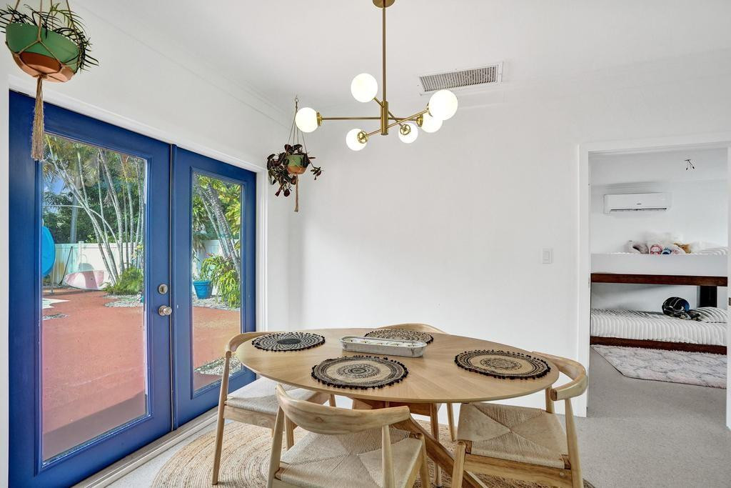 810 SW 26th Court