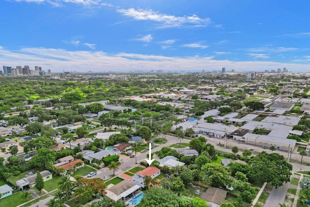 810 SW 26th Court
