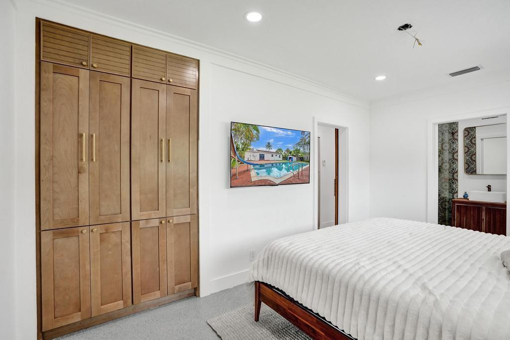 810 SW 26th Court