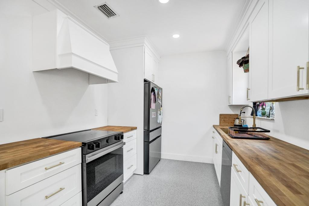 810 SW 26th Court