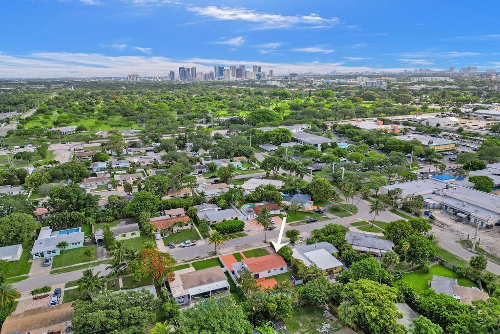 810 SW 26th Court