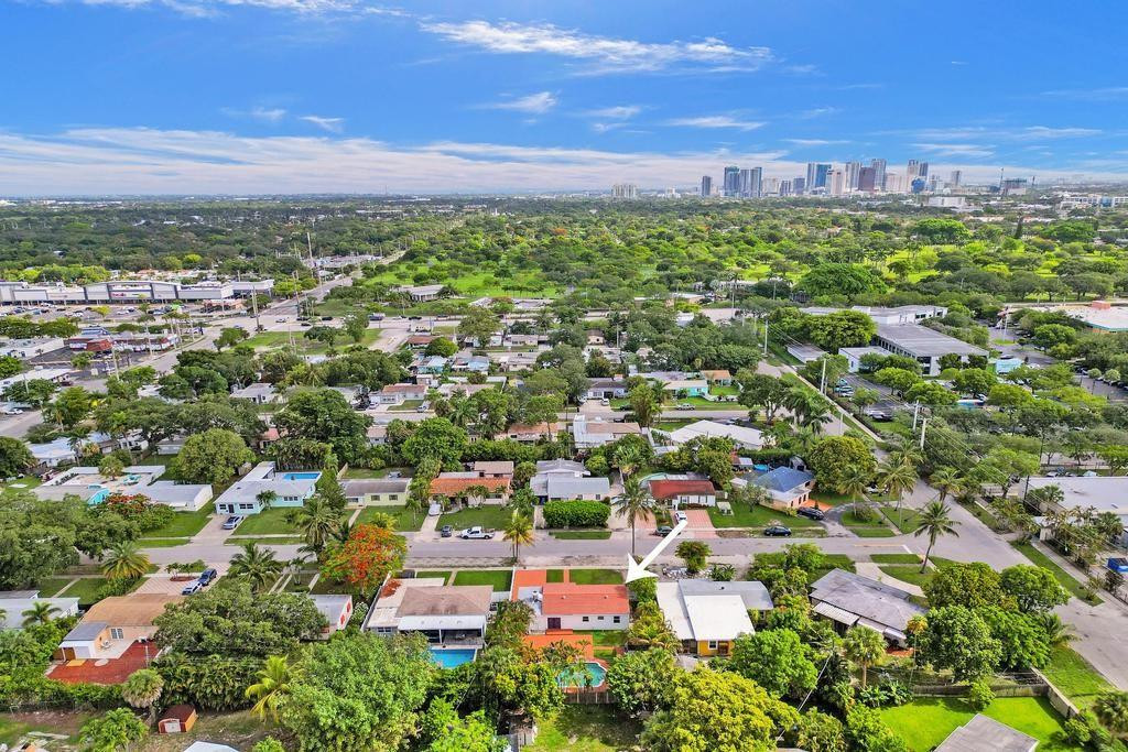 810 SW 26th Court
