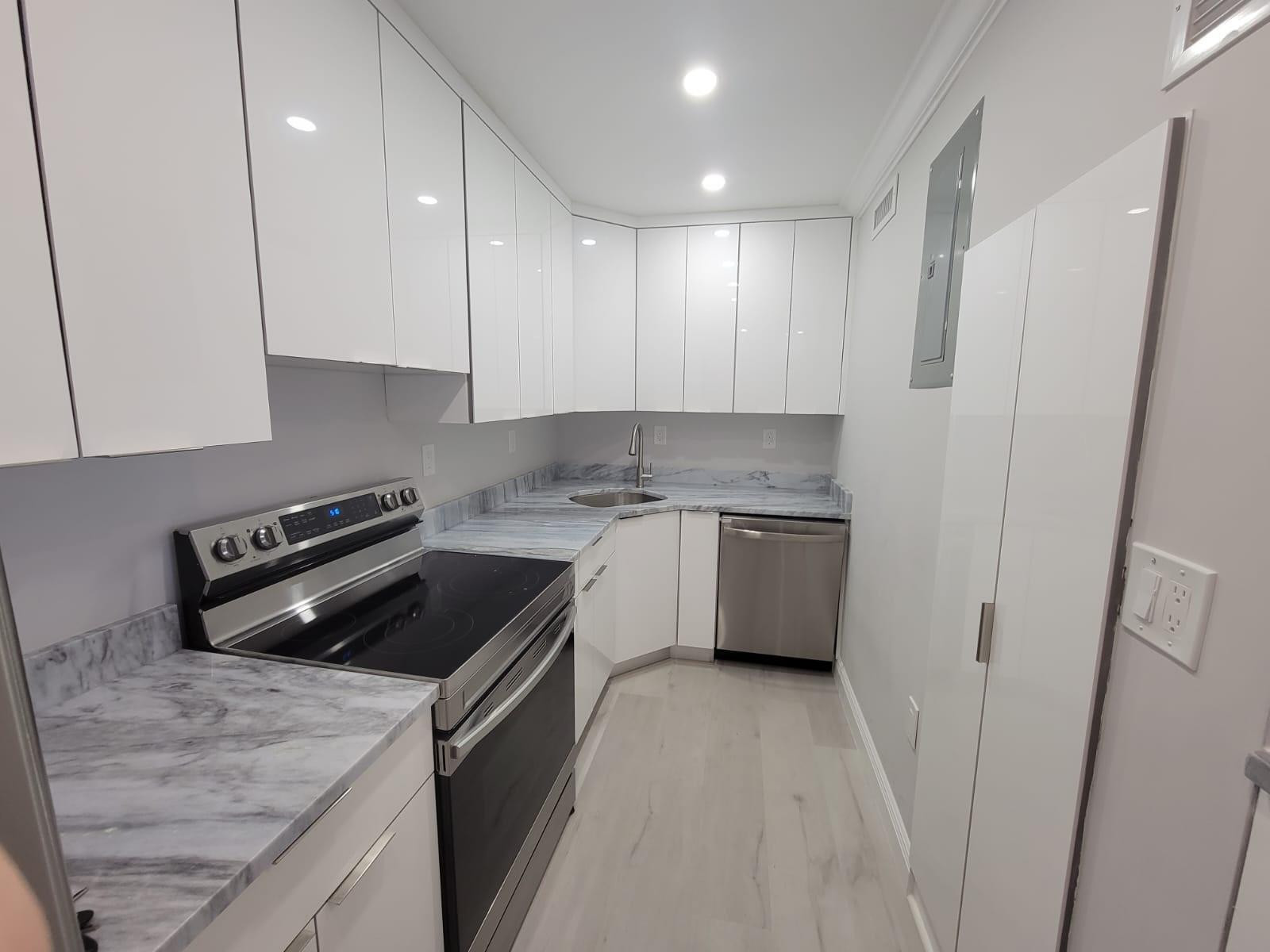 200 S Birch Rd 1205