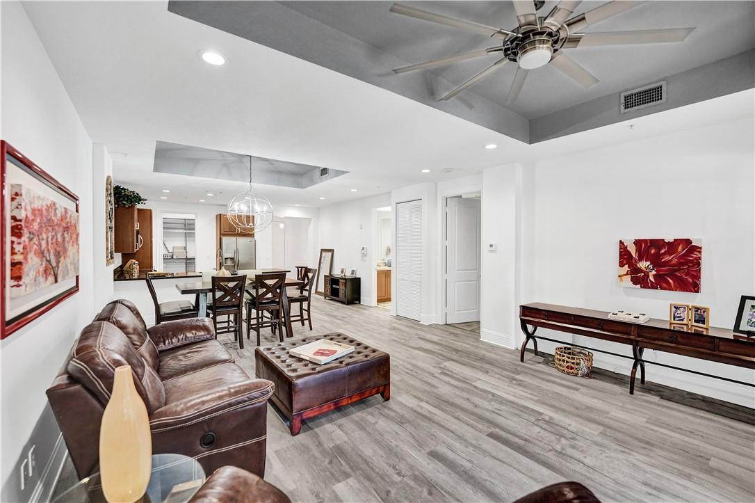 226 N Latitude Circle 101