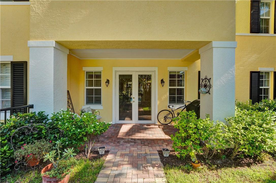 226 N Latitude Circle 101
