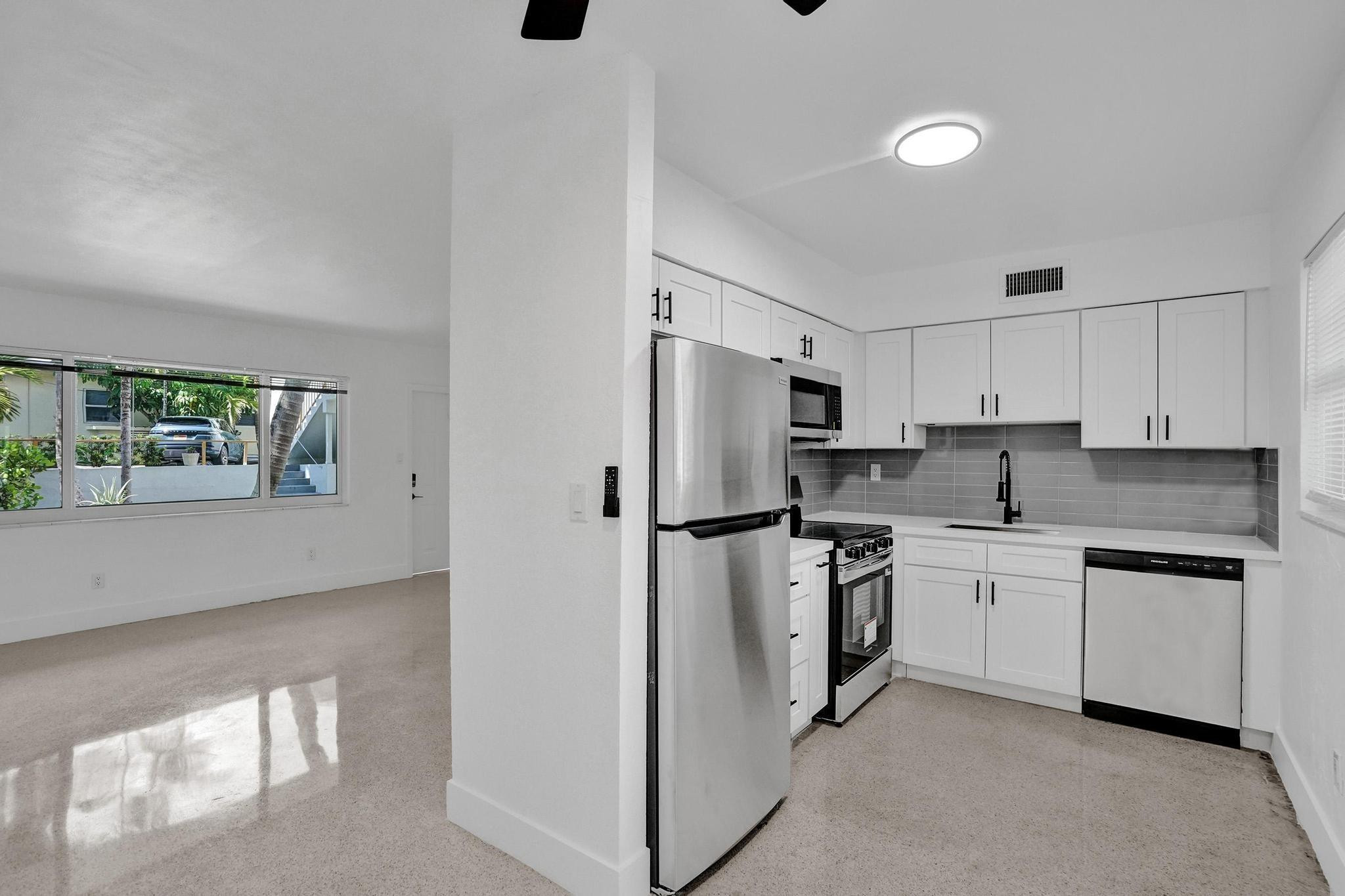 1821 Middle River Drive 6
