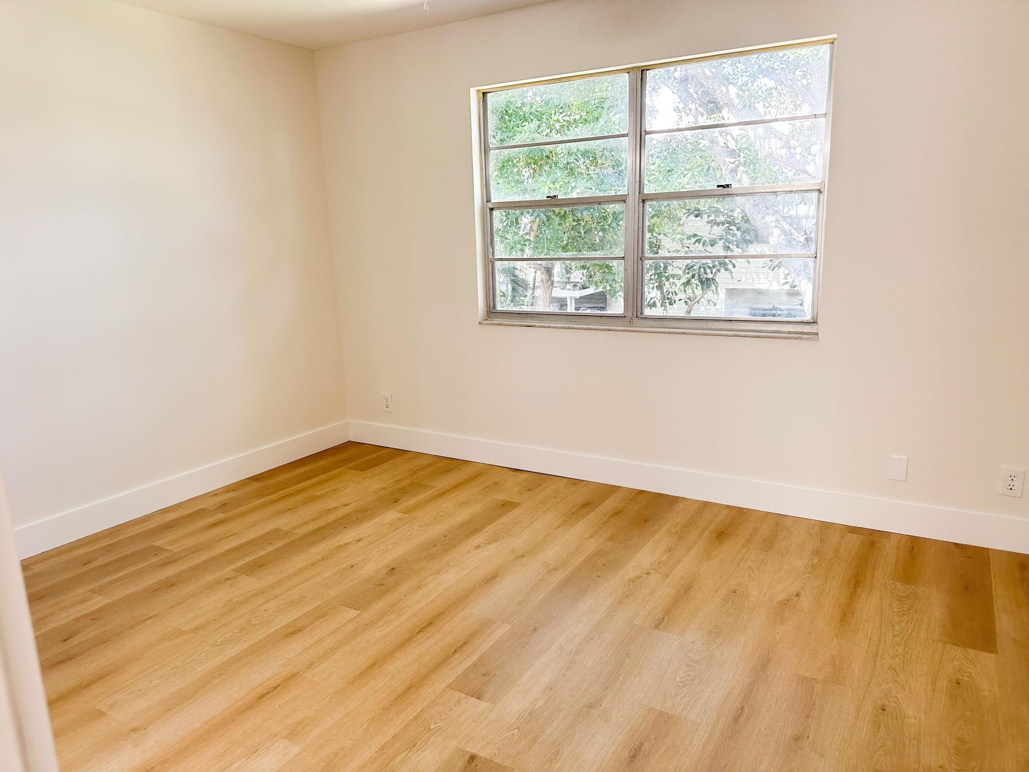 35 SW 3rd Street
