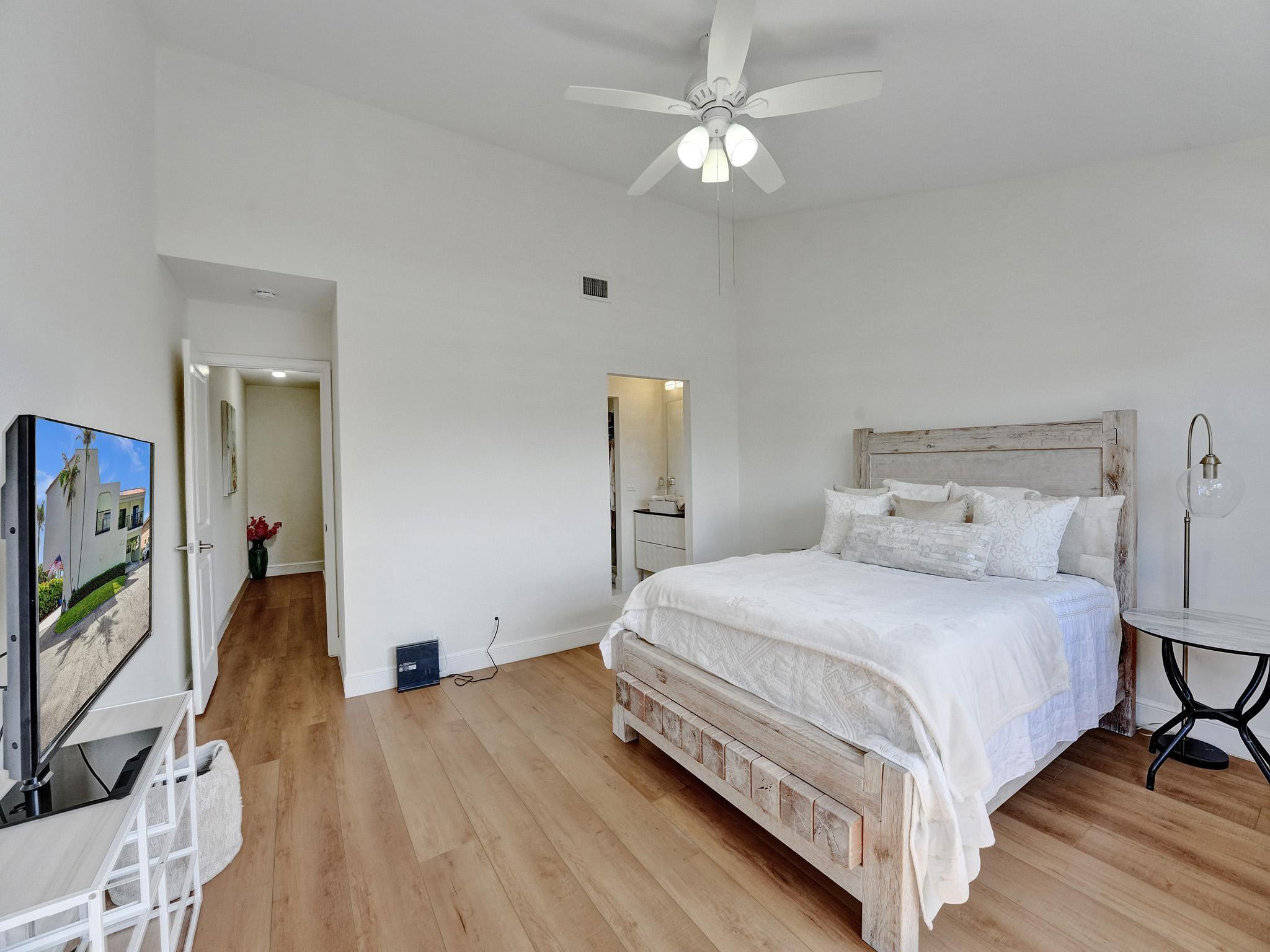 4300 S Ocean Boulevard 3