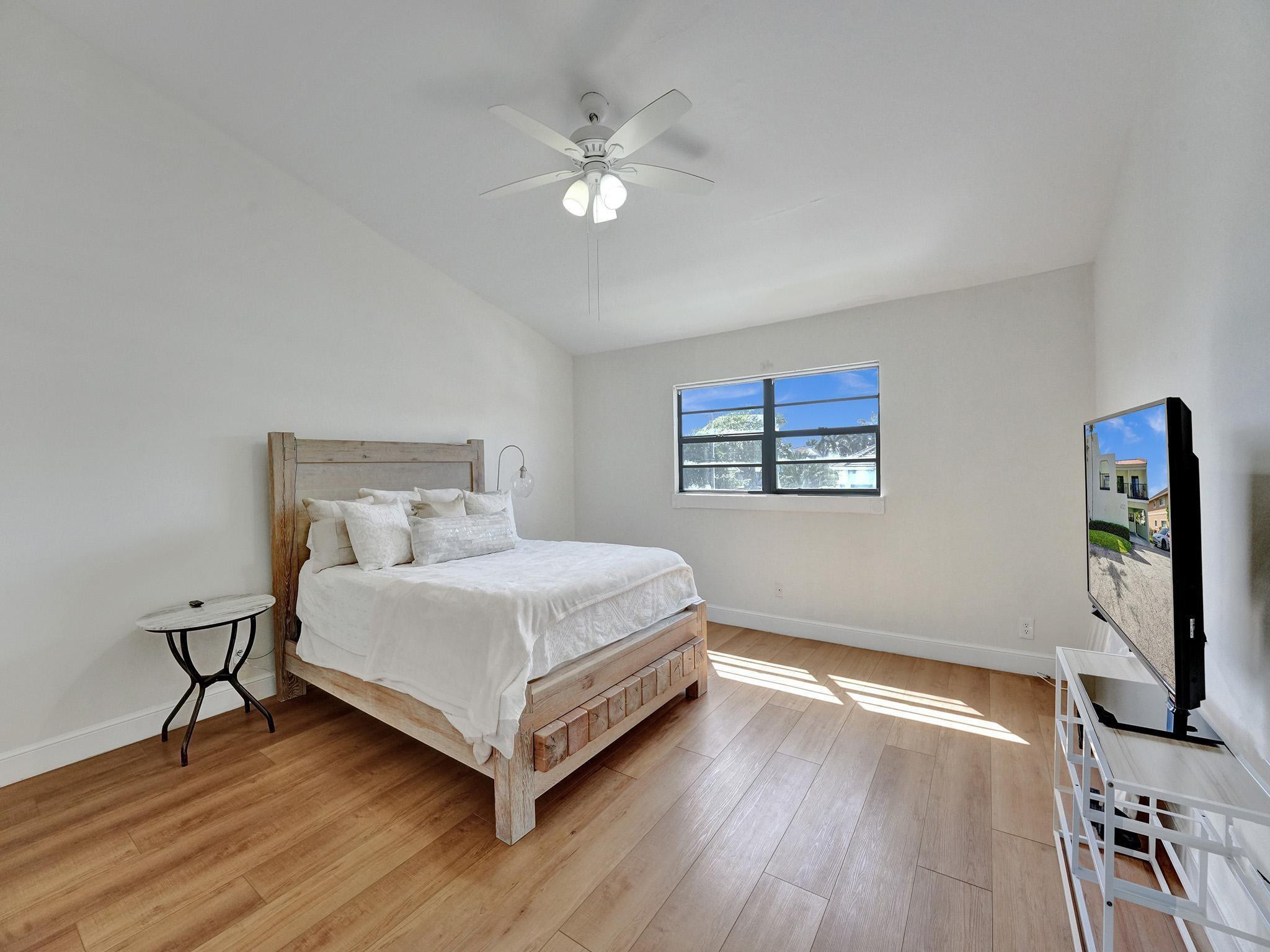 4300 S Ocean Boulevard 3