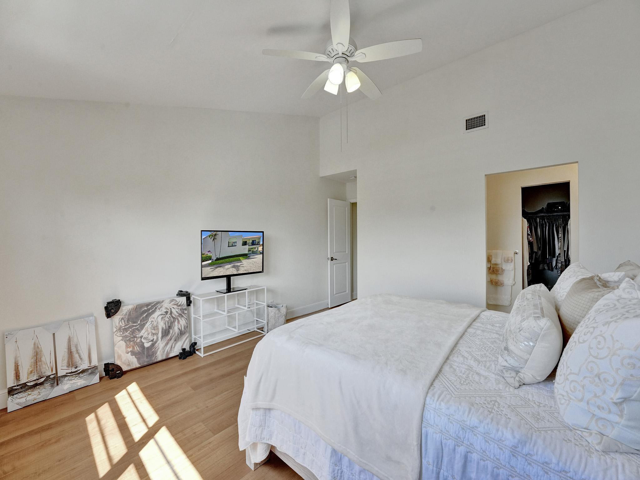 4300 S Ocean Boulevard 3