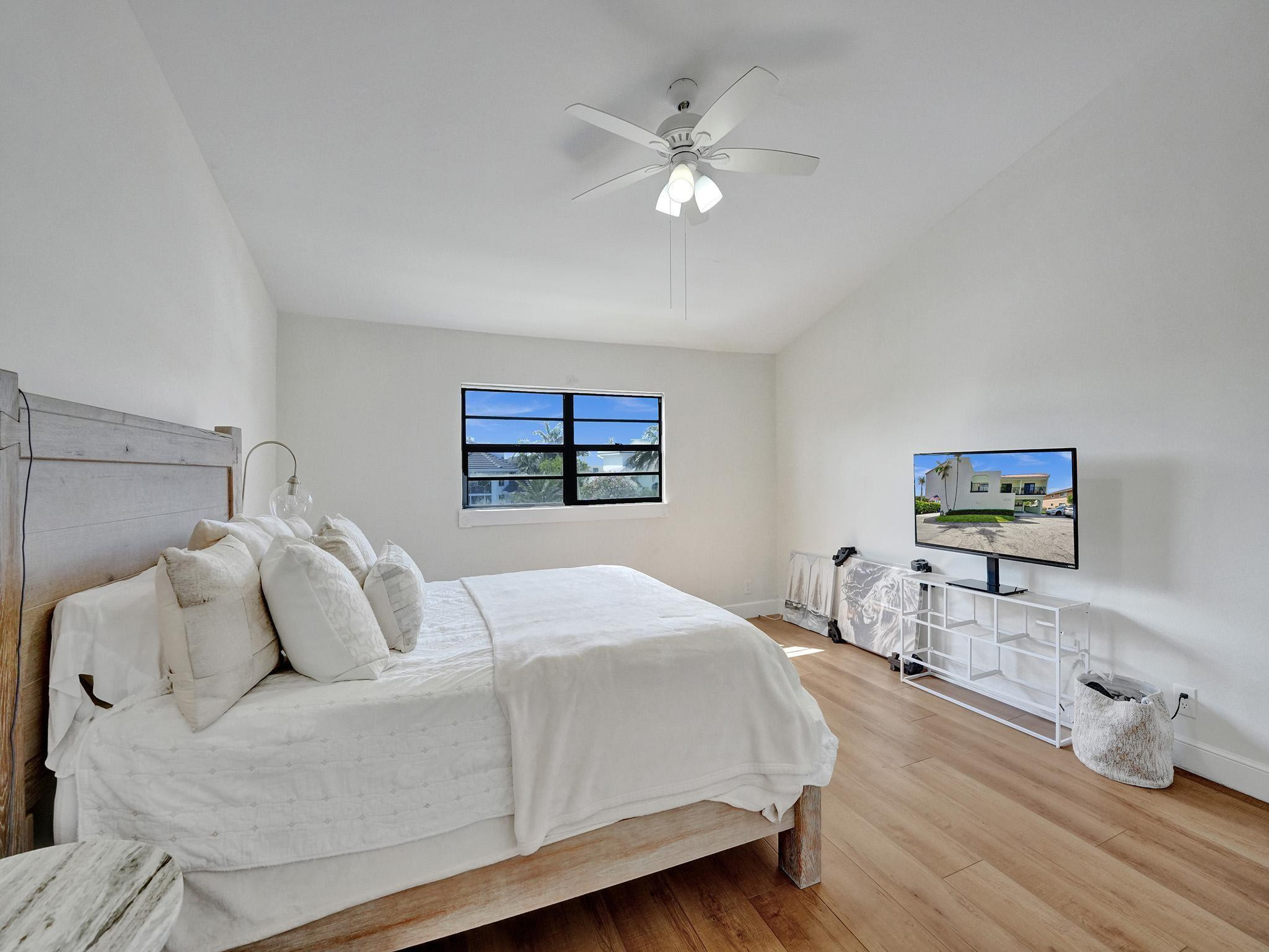 4300 S Ocean Boulevard 3
