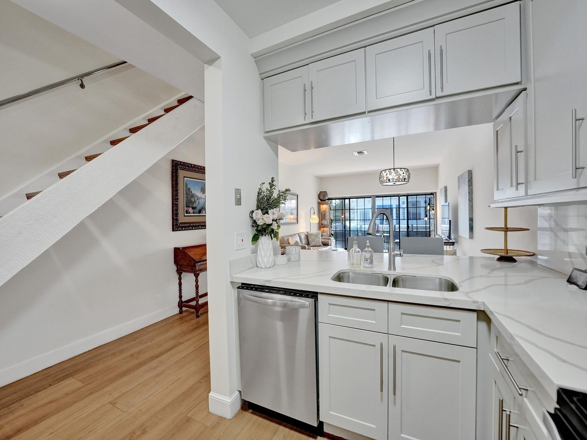 4300 S Ocean Boulevard 3