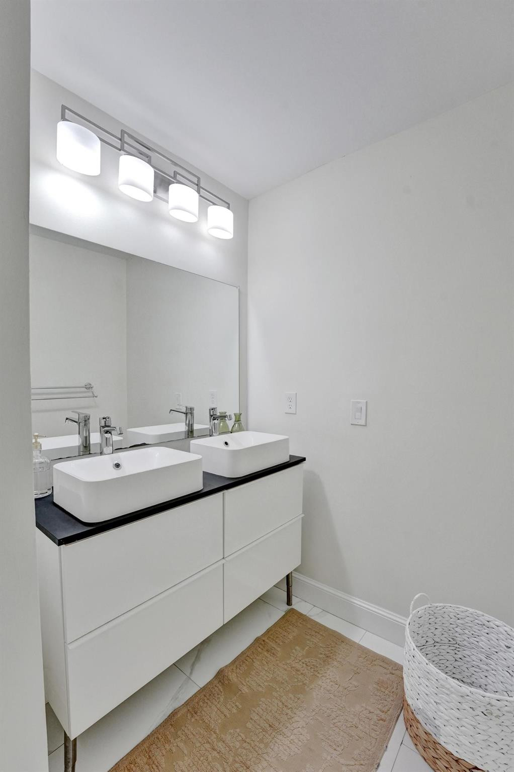 4300 S Ocean Boulevard 3