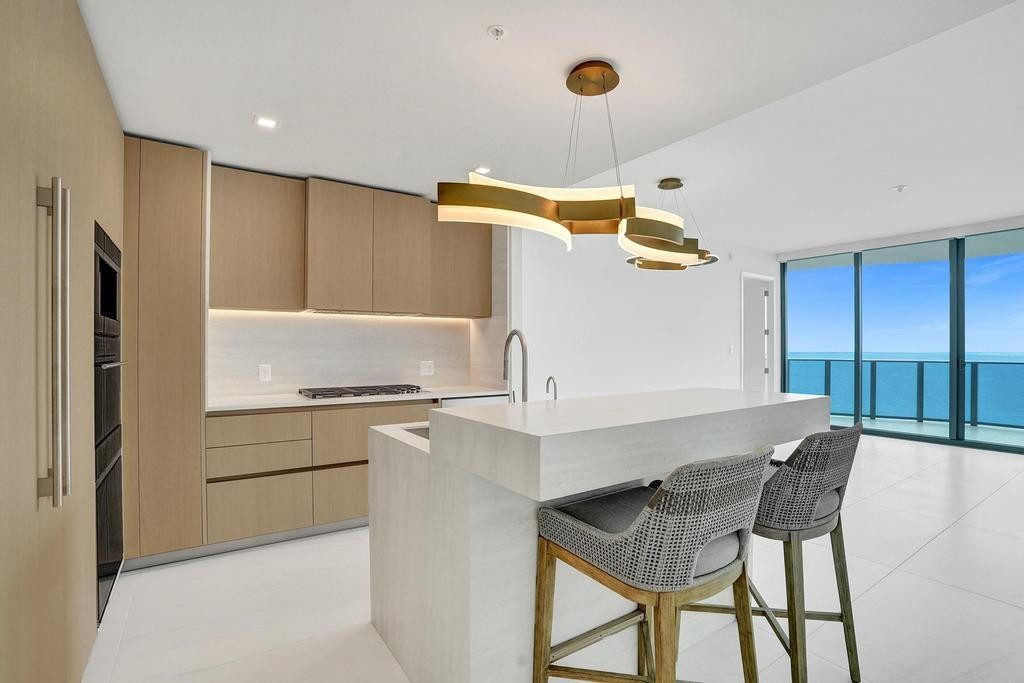 900 N Ocean Boulevard 1405