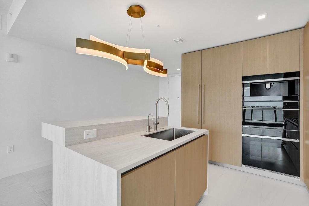 900 N Ocean Boulevard 1405