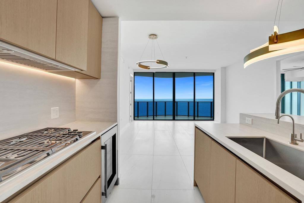 900 N Ocean Boulevard 1405