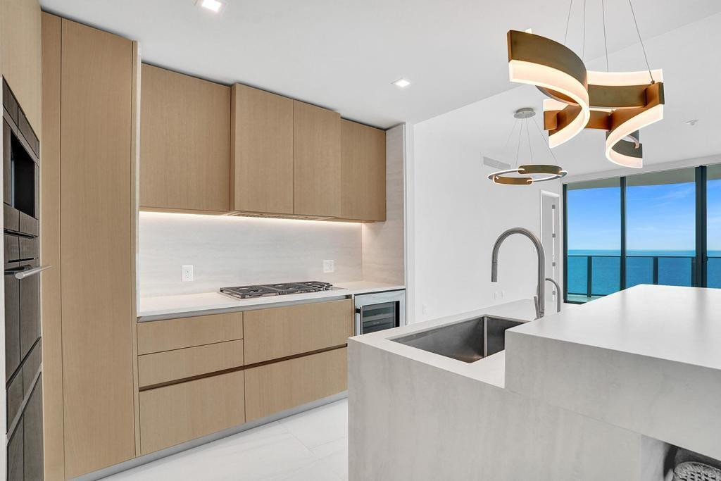 900 N Ocean Boulevard 1405