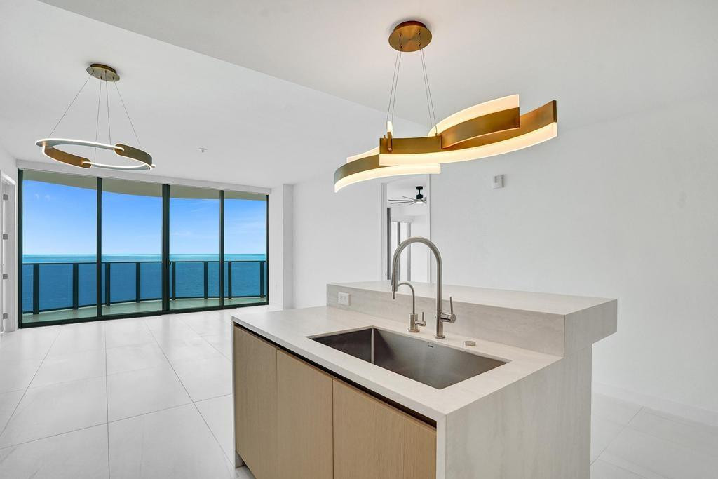 900 N Ocean Boulevard 1405