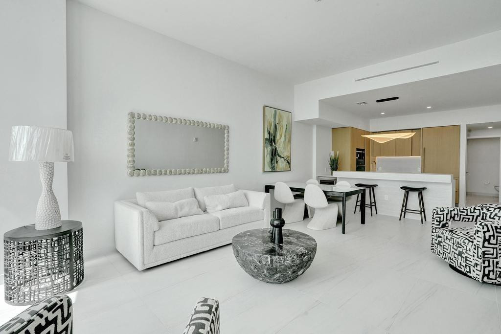 900 N Ocean Boulevard 302