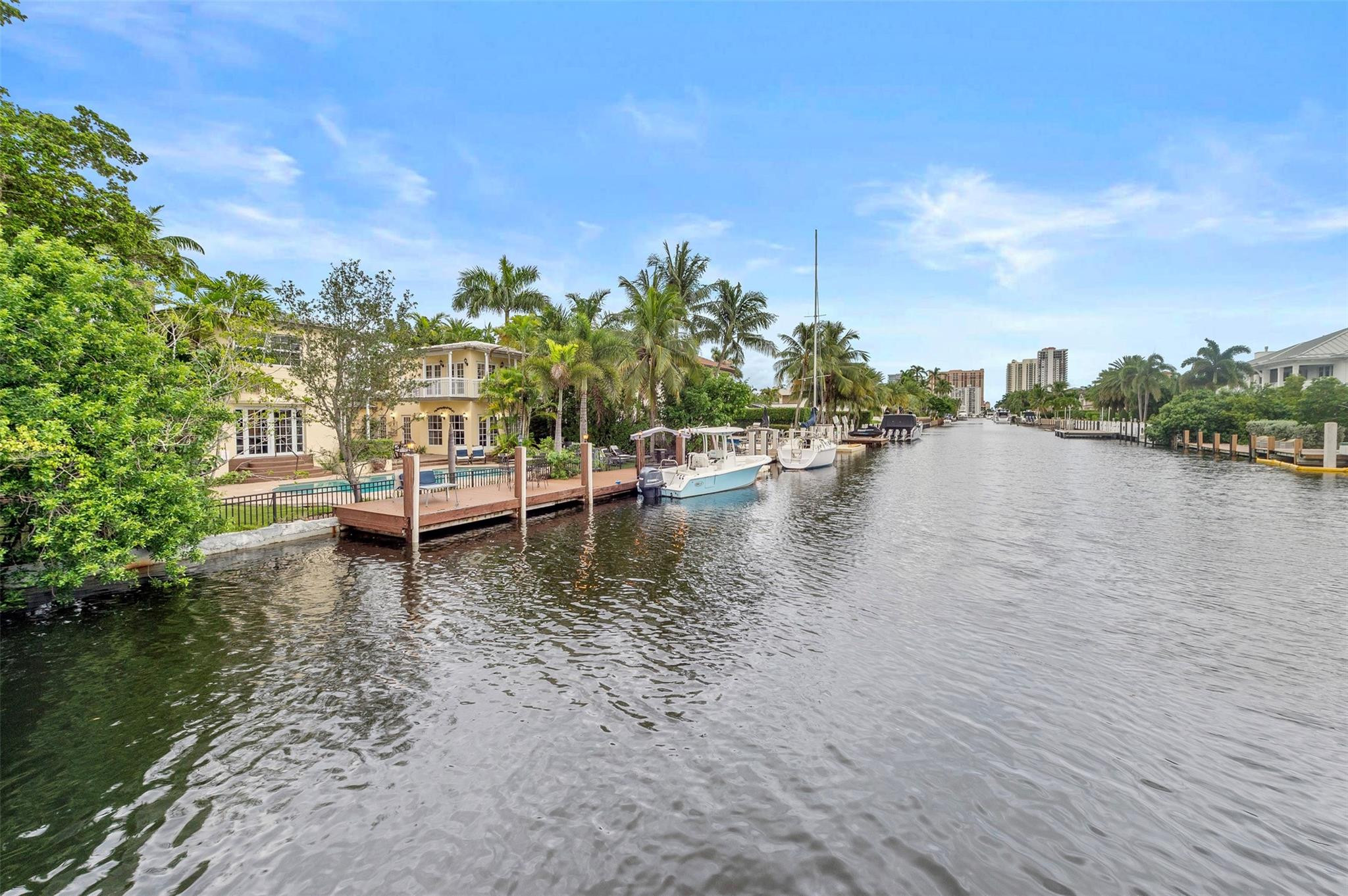 2300 Castilla Isle