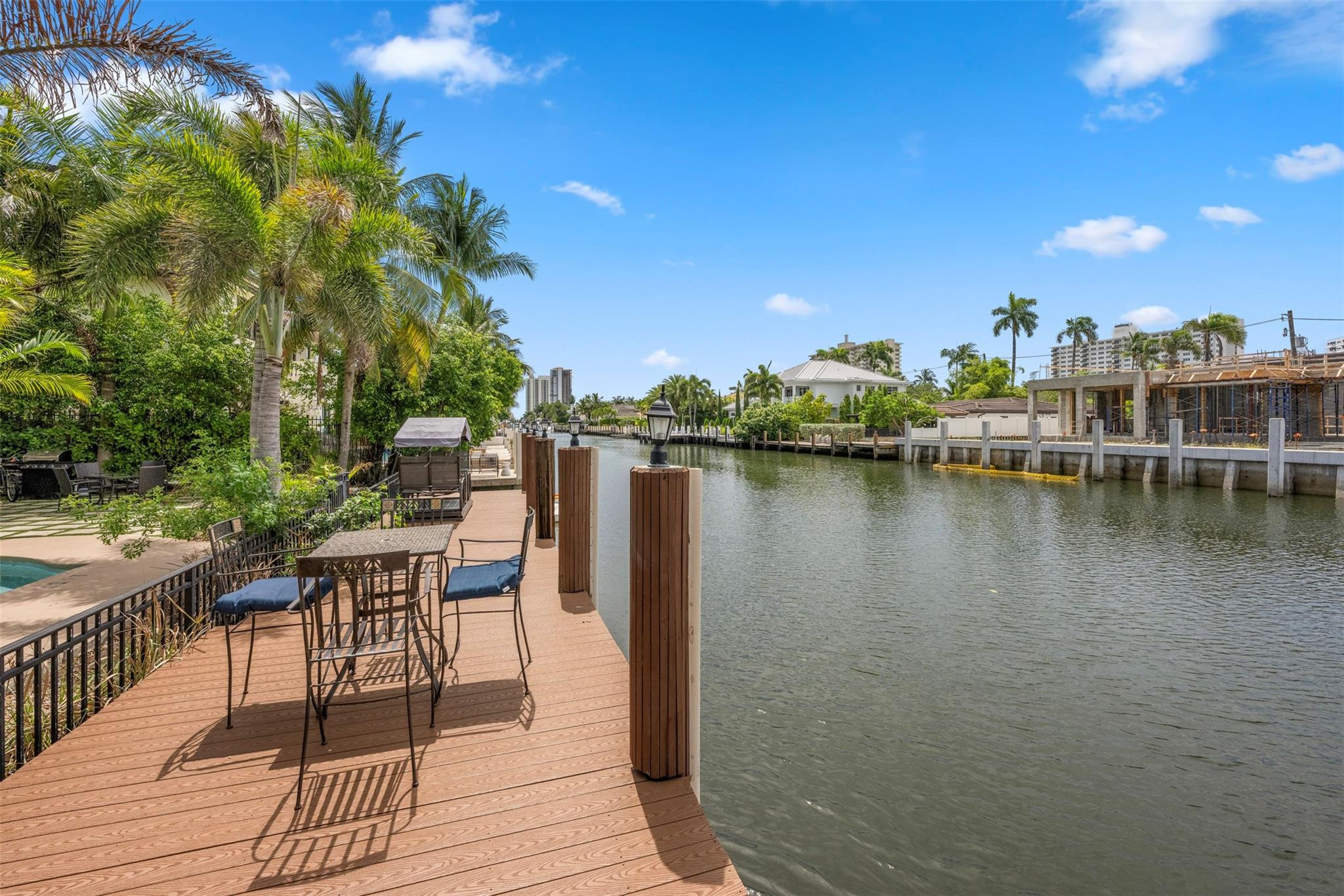 2300 Castilla Isle