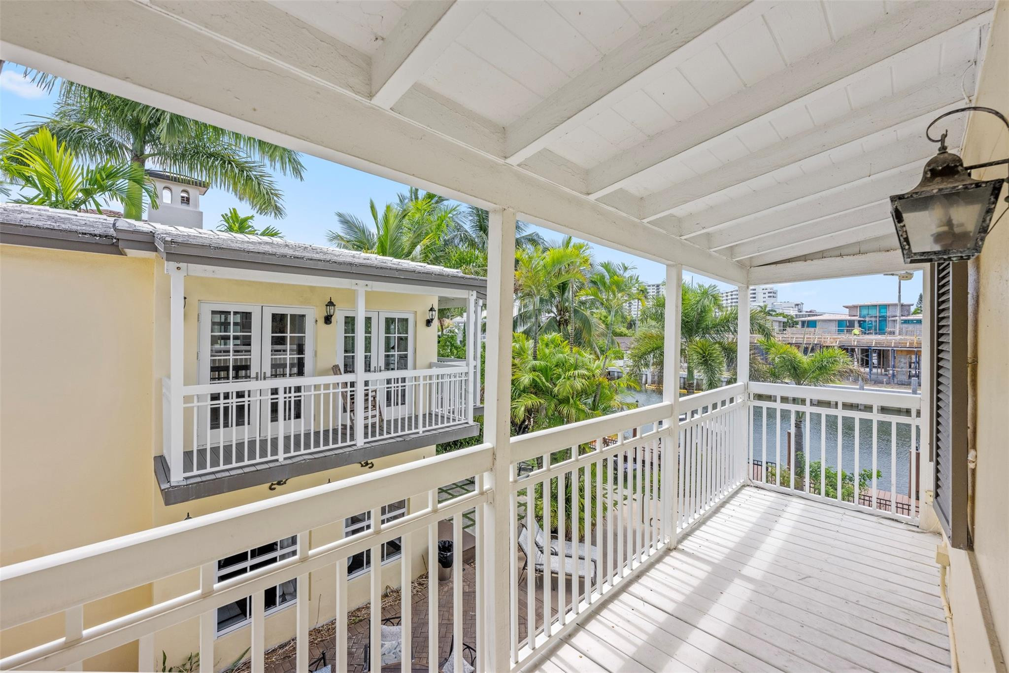 2300 Castilla Isle