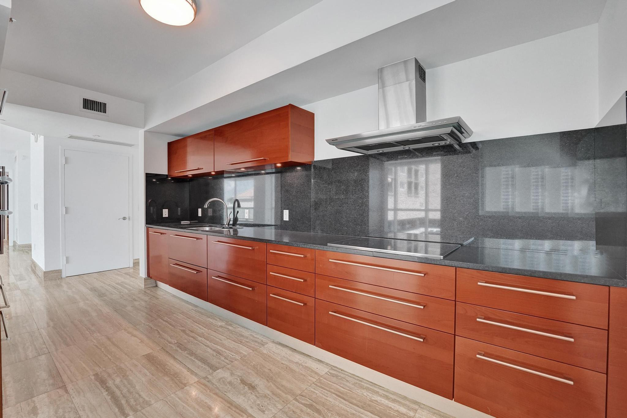 101 S Fort Lauderdale Beach Boulevard Unit: 806