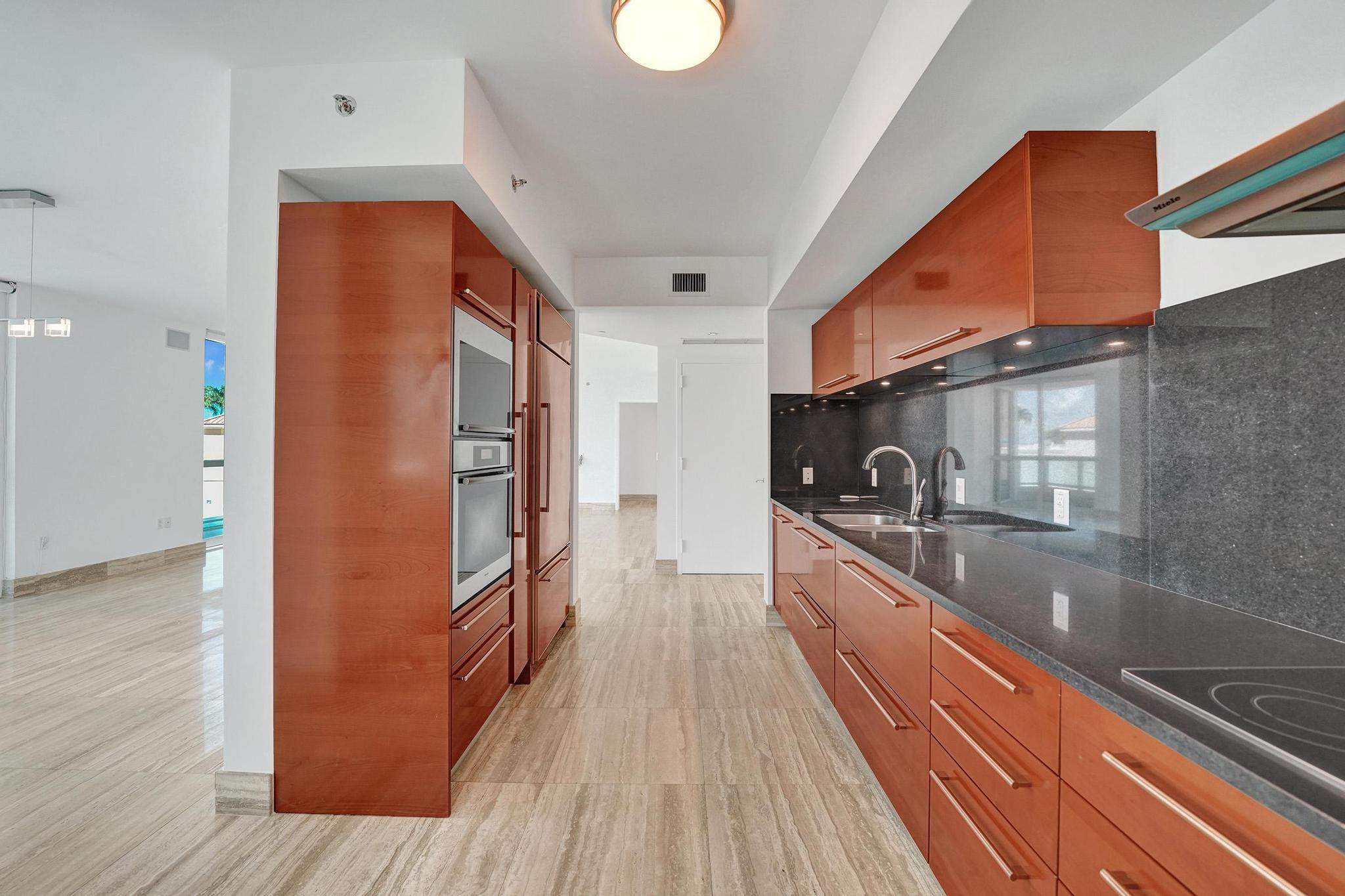 101 S Fort Lauderdale Beach Boulevard Unit: 806
