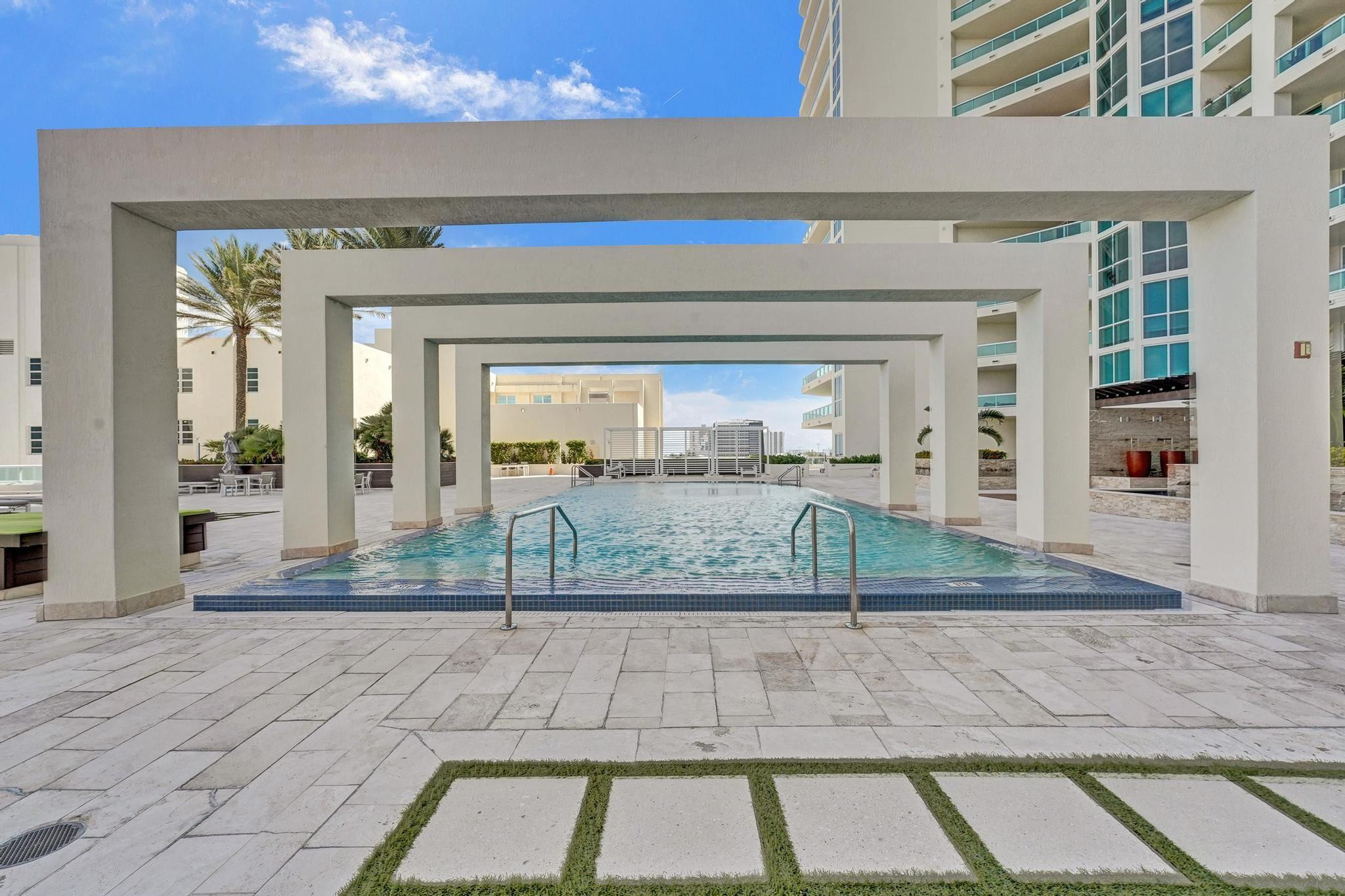 101 S Fort Lauderdale Beach Boulevard Unit: 806