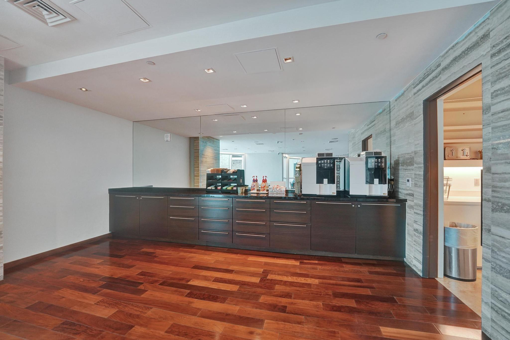 101 S Fort Lauderdale Beach Boulevard Unit: 806