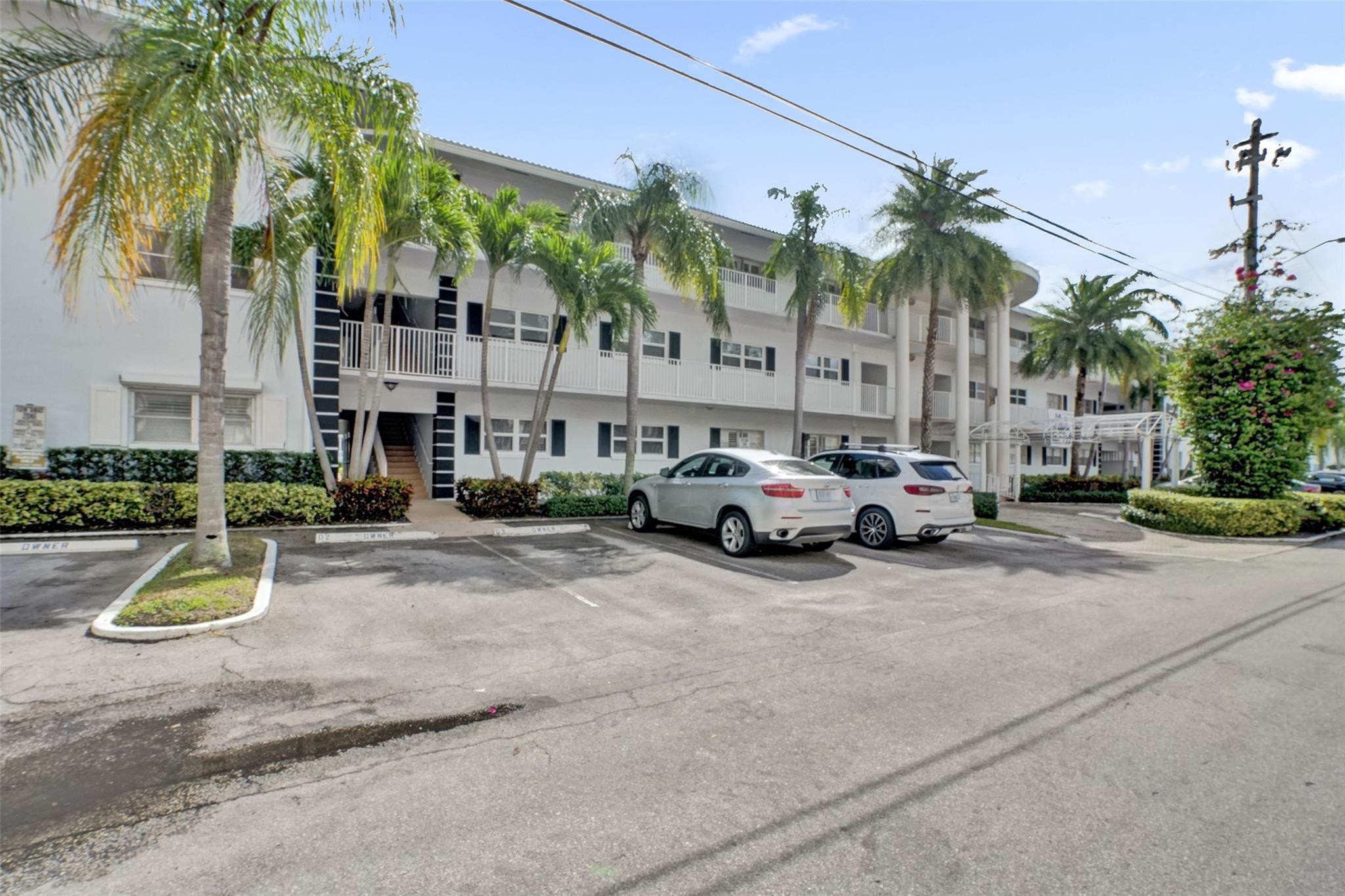 3090 NE 48th Street 316