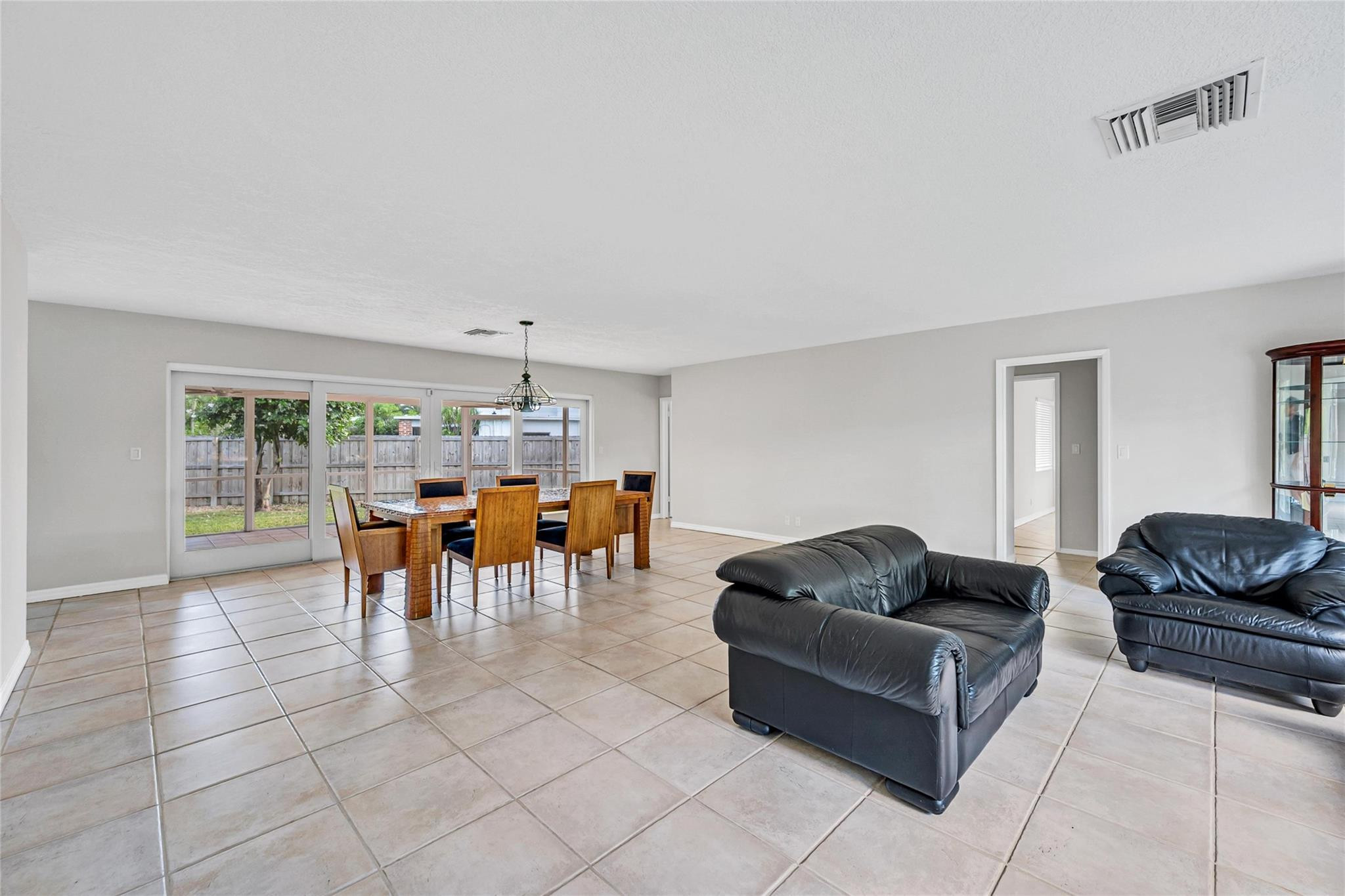 2100 Manatee Drive